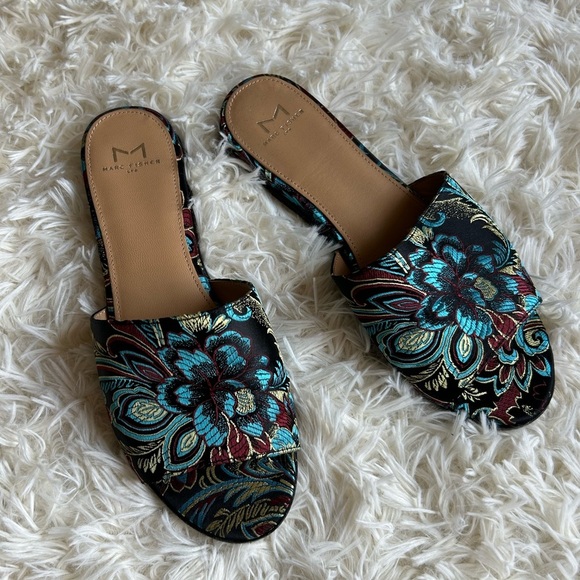 Marc Fisher Tapestry embroidered sandals size 8 1/2 - Picture 1 of 7